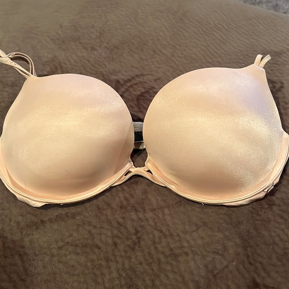 Victoria Secrets nude bra